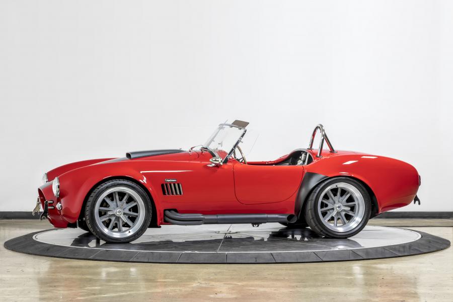  AC Cobra 6 by Superformance 2019 года  (фото 7 из 33)
